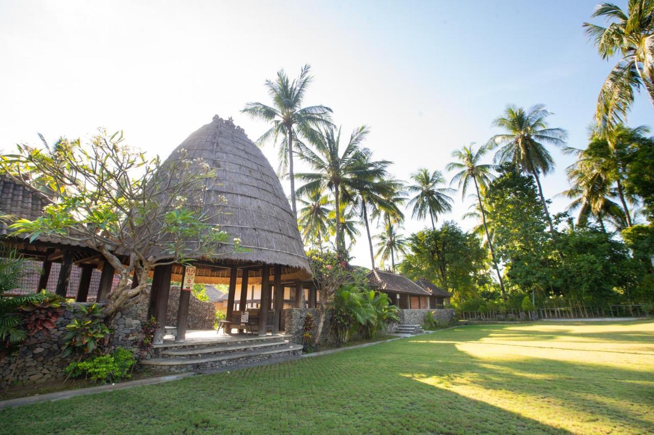 The Kirana Tembok Hotel Tejakula Exterior photo